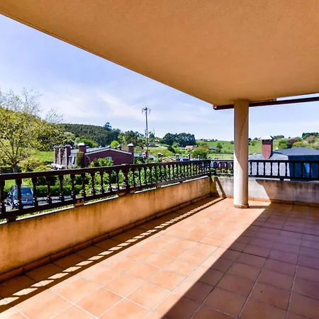 Comodo Y Espacioso Con Piscina Comunitaria Holiday home Miengo