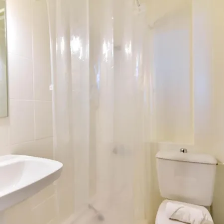 Comodo Y Espacioso Con Piscina Comunitaria Miengo