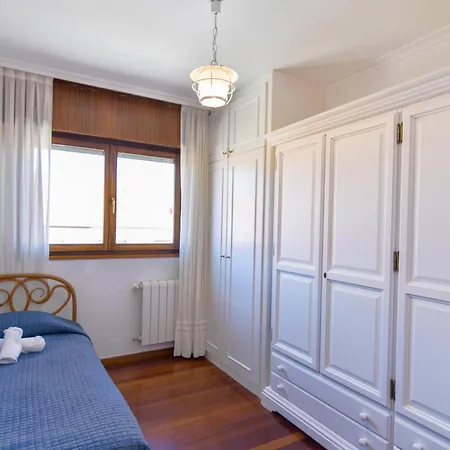 Holiday home Comodo Y Espacioso Con Piscina Comunitaria *